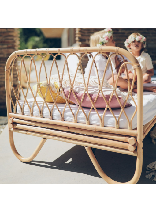 Lit banquette en rotin naturel pour enfant