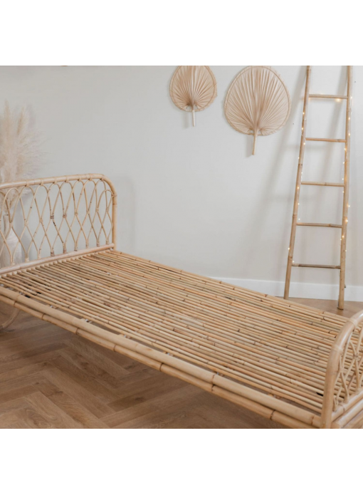 Lit banquette en rotin naturel pour enfant