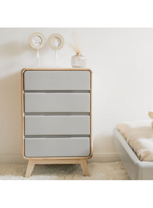 Commode RÉTRO à quatre tiroirs gris et cadre en bois naturel dans une chambre