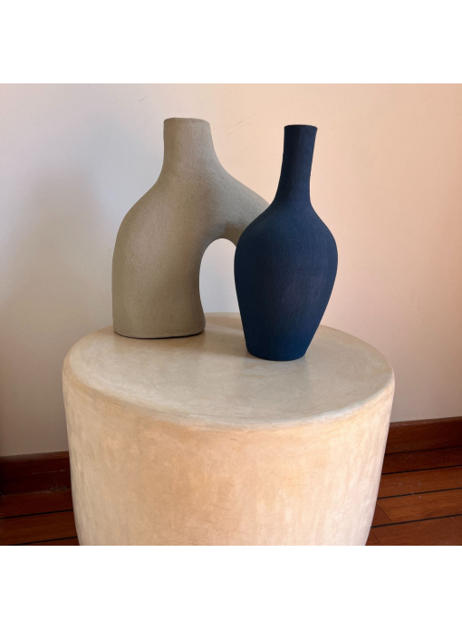 Vase fait à la main en terre cuite couleur écru - 25cm