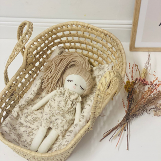 Ensemble poupée +moïse en palme naturelle avec sa couverture